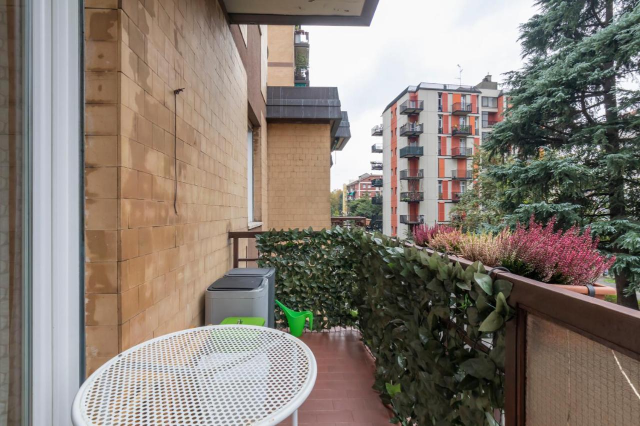 Mimmi Apartment Zurigo 12 Милано Екстериор снимка