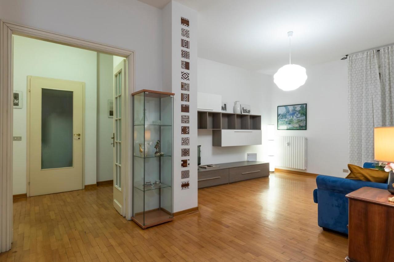 Mimmi Apartment Zurigo 12 Милано Екстериор снимка